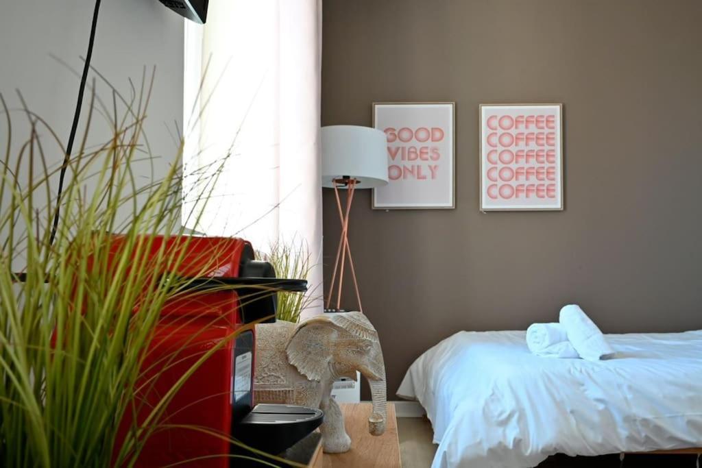 Bistrot 10 Apartment Nazelles-Negron Bagian luar foto